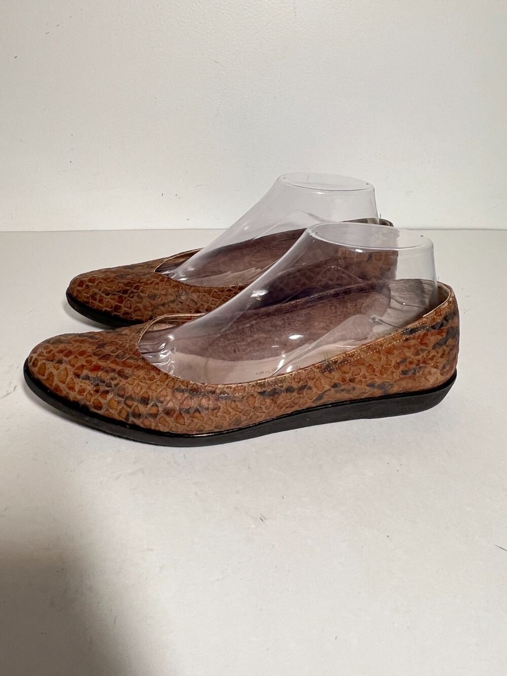 Salvatore Ferragamo Women's EUC Brown Reptile Slip On Ballet Flat Shoes 8.5 B